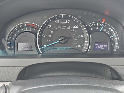 Used 2015 Toyota Camry LE FWD image 16