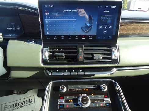 Used 2022 Lincoln Navigator L Black Label AWD/4WD image 34