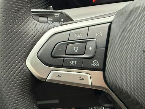 New 2025 Volkswagen Tiguan SE R-Line image 10