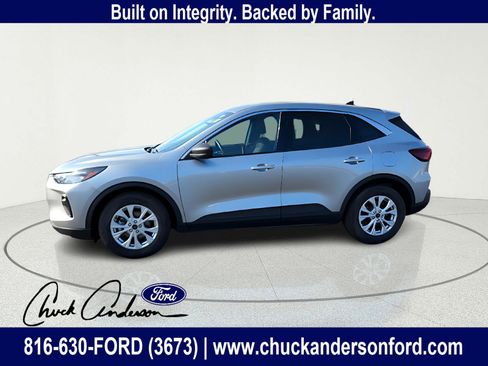 Used 2024 Ford Escape Active w/ Cold Weather Package FWD image 3