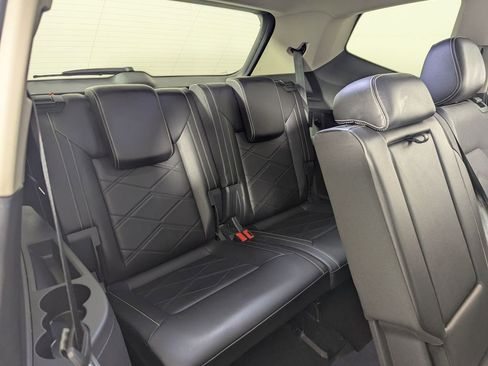 Used 2024 Volkswagen Atlas SE image 32