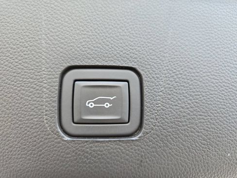 Certified 2023 Chevrolet Traverse LT AWD/4WD image 12