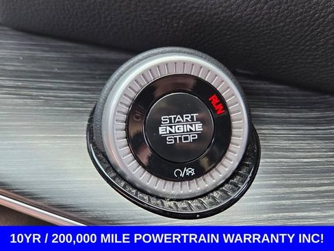 Used 2024 Jeep Wagoneer L Series II RWD image 30