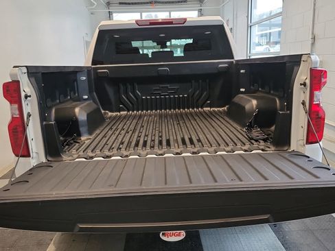 Used 2023 Chevrolet Silverado 1500 LT image 8