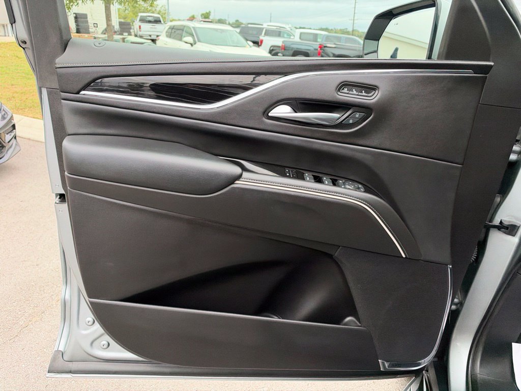 Used 2024 Cadillac Escalade ESV Sport RWD image 10