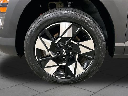 Used 2024 Hyundai Kona SEL AWD/4WD image 11