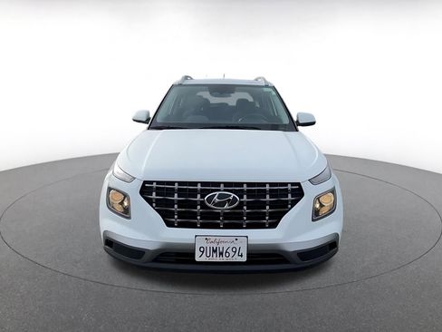 Used 2025 Hyundai Venue SEL image 4
