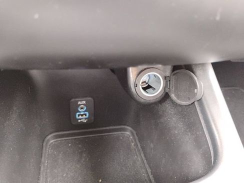 Used 2020 Dodge Journey SE w/ Blacktop Package FWD image 17