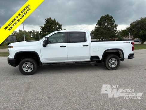 Used 2024 Chevrolet Silverado 2500 W/T AWD/4WD image 3