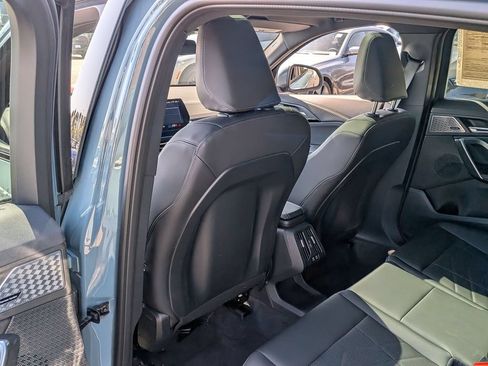 Used 2025 BMW X2 xDrive28i AWD/4WD image 12