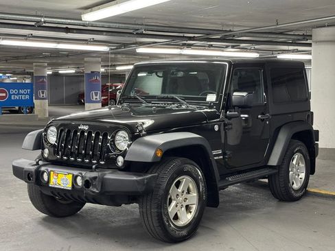 Used 2015 Jeep Wrangler Sport w/ Quick Order Package 24S AWD/4WD image 3