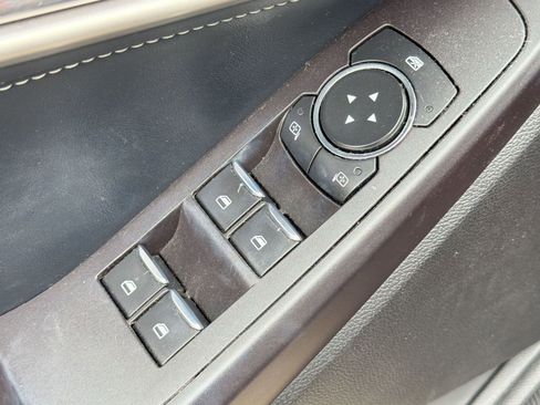 Used 2020 Ford Explorer XLT w/ Equipment Group 202A image 11