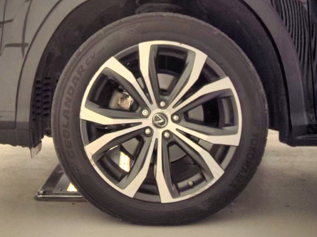 Used 2019 Lexus RX 450h AWD image 16