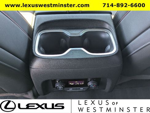 Used 2024 Chevrolet Traverse Z71 image 16