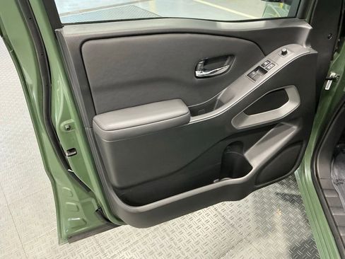 Used 2024 Nissan Frontier SV w/ SV Convenience Package image 31