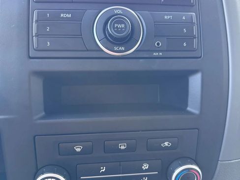 Used 2017 Nissan NV 3500 S image 23