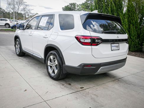 Used 2025 Honda Pilot EX-L image 8