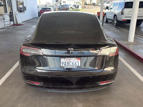 Used 2019 Tesla Model 3 Mid Range image 3