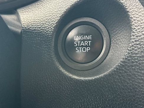 Certified 2025 Toyota Corolla Cross XLE FWD image 27