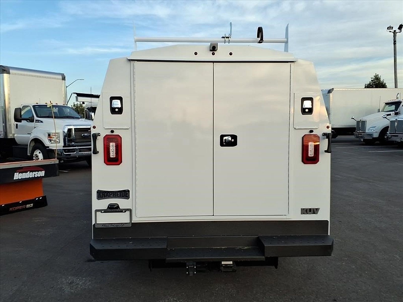 New 2027 Ford E-350 and Econoline 350 Super Duty w/ Power Equipment Group RWD image 7