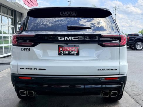 Used 2025 GMC Acadia Elevation w/ Elevation Premium Package AWD/4WD image 4