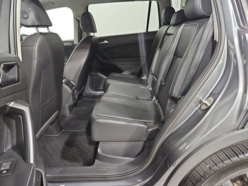 Used 2022 Volkswagen Tiguan SE AWD/4WD image 24
