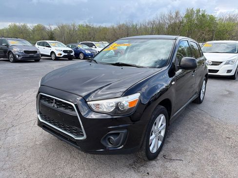 Used 2013 Mitsubishi Outlander Sport ES image 2