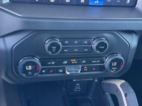 New 2026 Ford Bronco Badlands AWD/4WD image 11