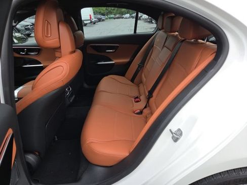 Used 2025 Mercedes-Benz C 300 4MATIC Sedan image 4