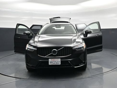 Used 2025 Volvo XC60 B5 Plus AWD/4WD image 33