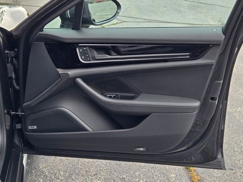 New 2025 Porsche Panamera 4 image 34