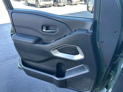 Used 2022 Nissan Frontier SV w/ Technology Package AWD/4WD image 20