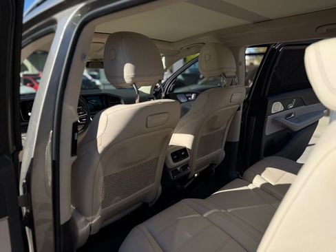 Used 2020 Mercedes-Benz GLS 450 4MATIC image 27