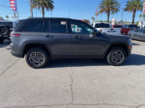 Used 2022 Jeep Grand Cherokee Trailhawk w/ Advanced Protech Group II AWD/4WD image 5