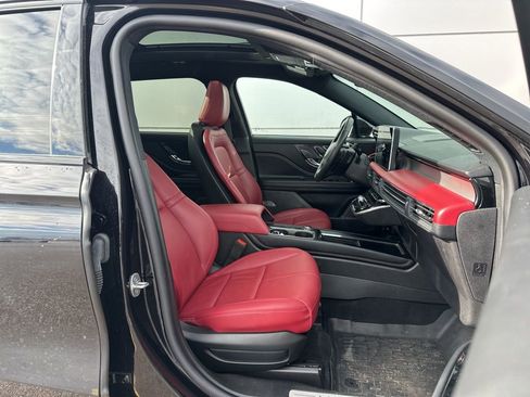 Used 2025 Lincoln Corsair Reserve w/ Jet Appearance Package image 27