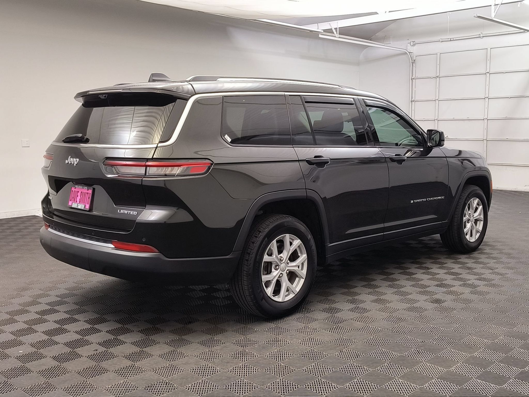 Used 2023 Jeep Grand Cherokee L Limited w/ Luxury Tech Group II AWD/4WD image 9