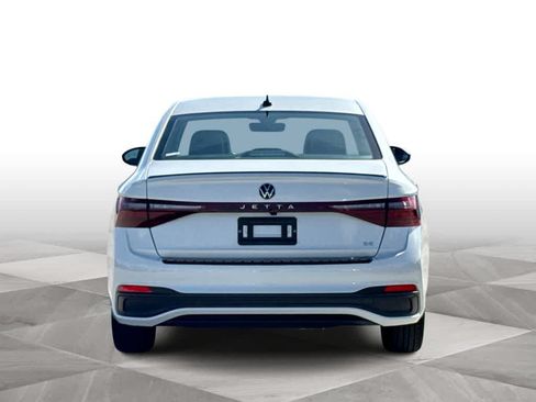Used 2025 Volkswagen Jetta SE FWD image 7