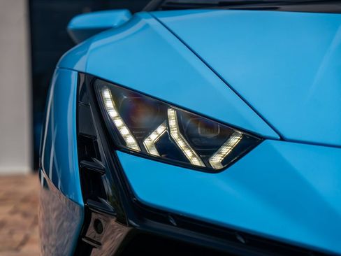 Used 2023 Lamborghini Huracan Tecnica RWD image 9