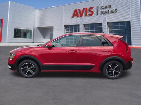 Used 2025 Kia Niro LX FWD image 10