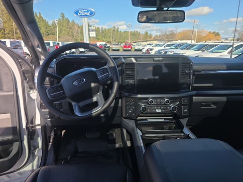 Certified 2025 Ford F350 Lariat w/ FX4 Off-Road Package image 16