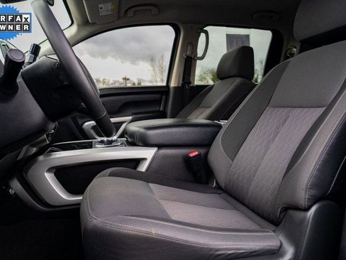 Used 2021 Nissan Titan SV w/ SV Convenience Package image 26