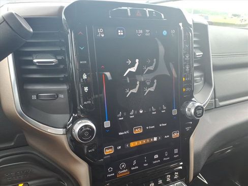 Used 2024 RAM 2500 Laramie AWD/4WD image 7