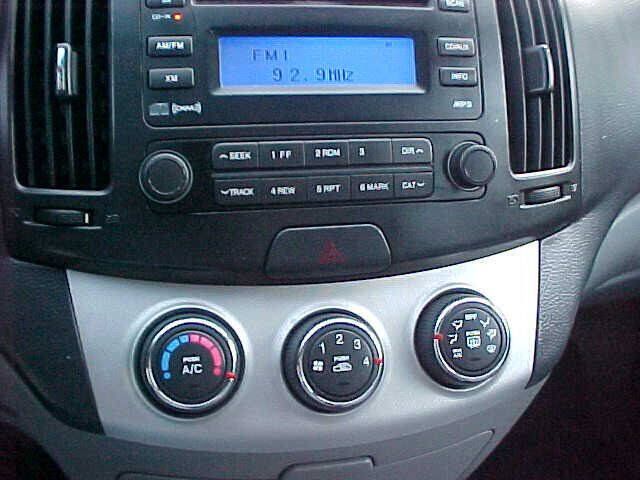 Used 2007 Hyundai Elantra GLS FWD image 17