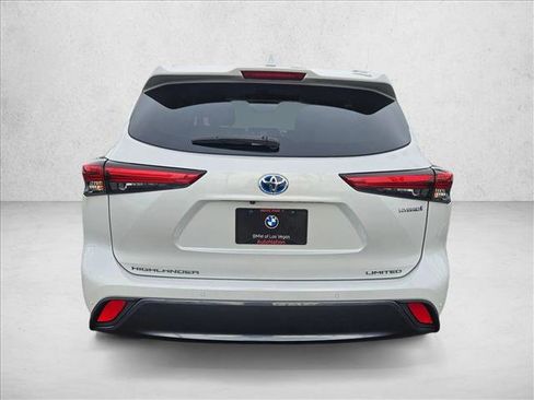 Used 2022 Toyota Highlander Limited image 7