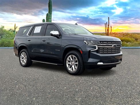 Used 2021 Chevrolet Tahoe Premier w/ Premium Package image 2