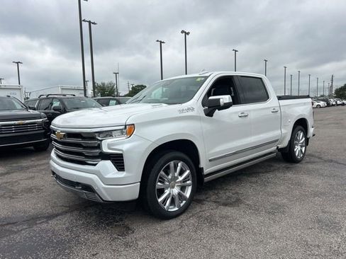 Used 2023 Chevrolet Silverado 1500 High Country w/ Technology Package AWD/4WD image 7