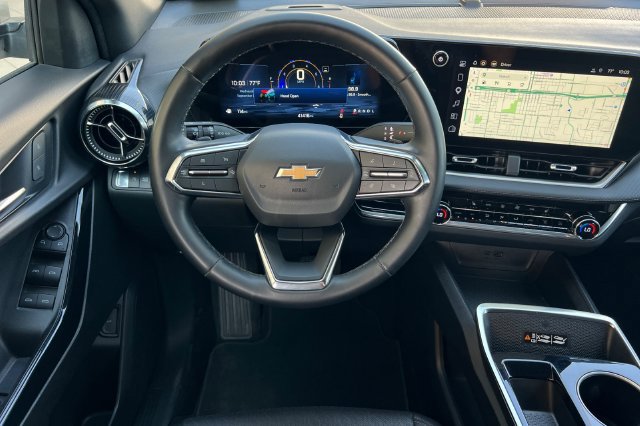 Used 2025 Chevrolet Equinox LT w/ Convenience Package II FWD image 17