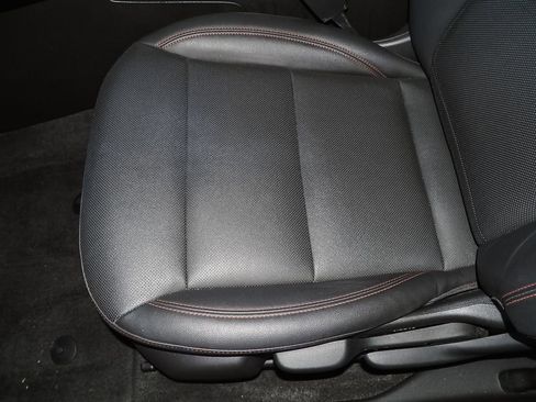 Certified 2024 Chevrolet Trax RS w/ Sunroof Package image 25