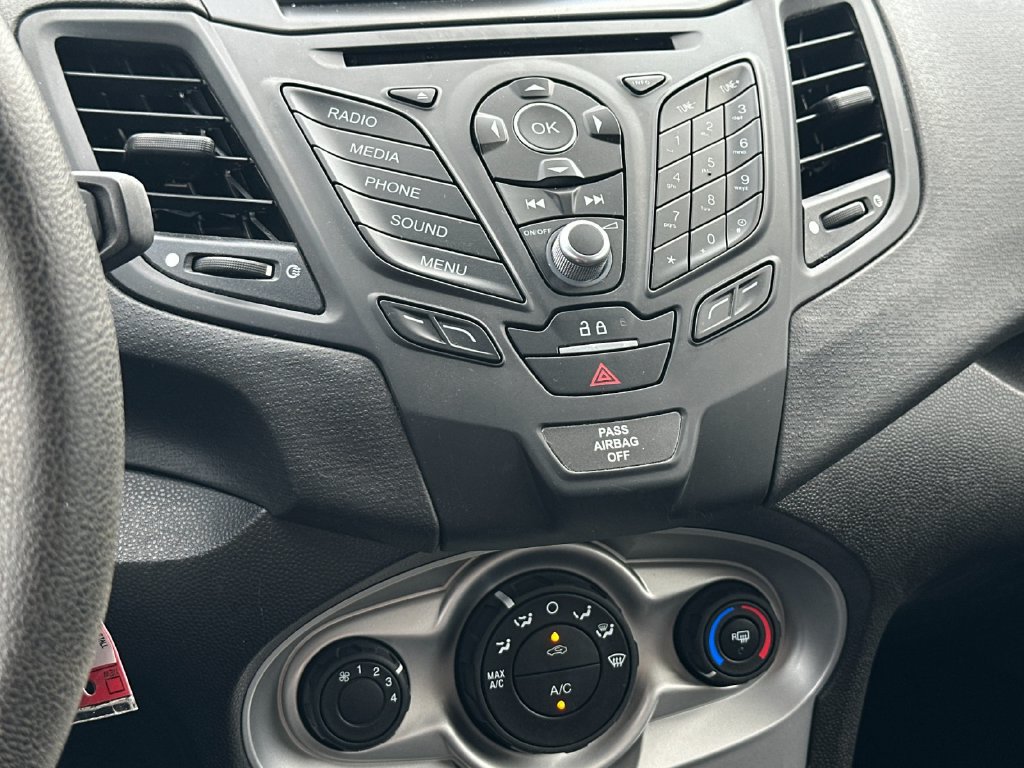 Used 2018 Ford Fiesta SE FWD image 18