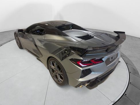 Used 2023 Chevrolet Corvette Stingray Premium Conv w/ Z51 Performance Package RWD image 13